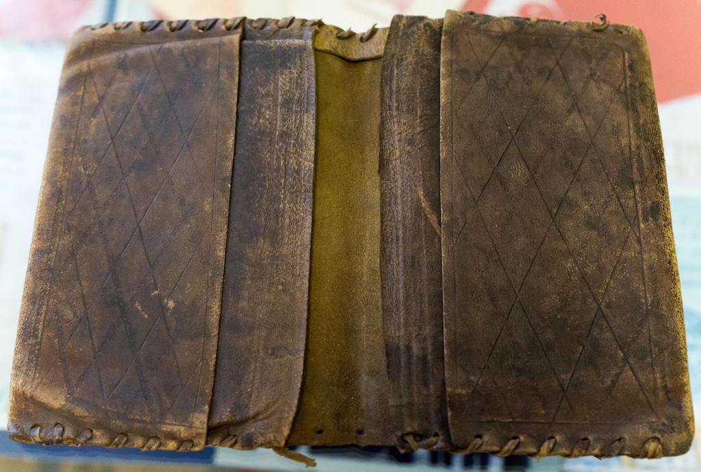 Фото №1177. Бумажник Насыбуллина И.Н., полного кавалера ордена Славы. СССР. 1940-е. Кожа.