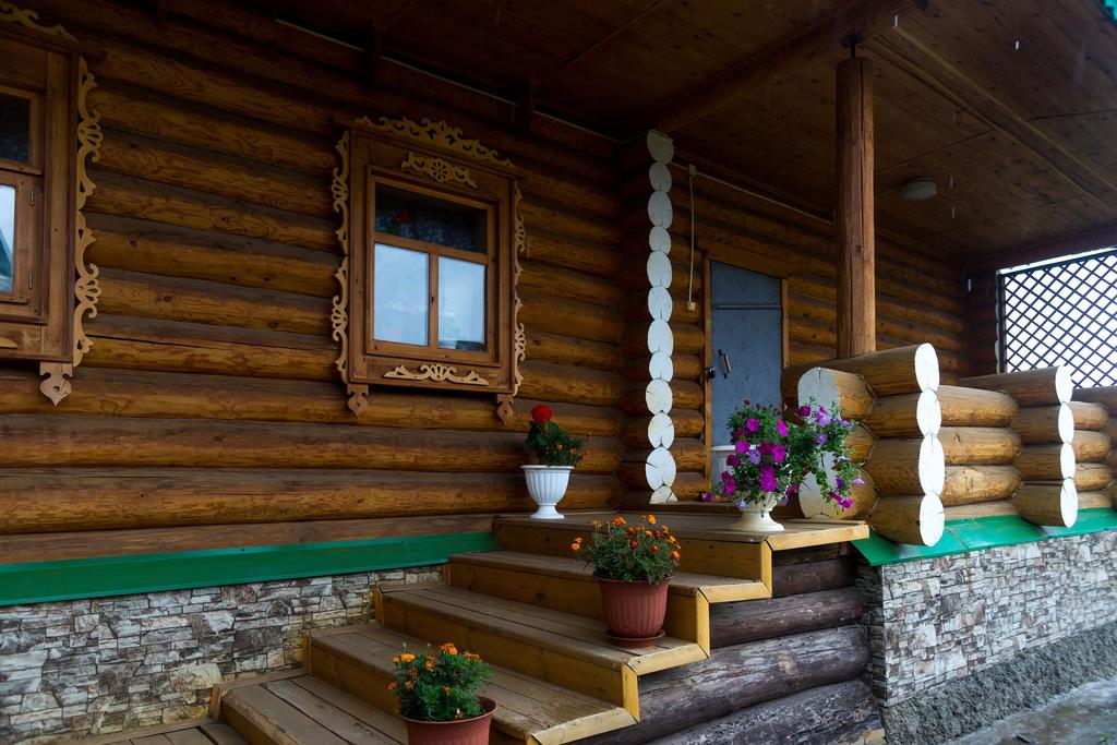 Фото №16154. Вход в Музей Т. Миннуллина. 2014