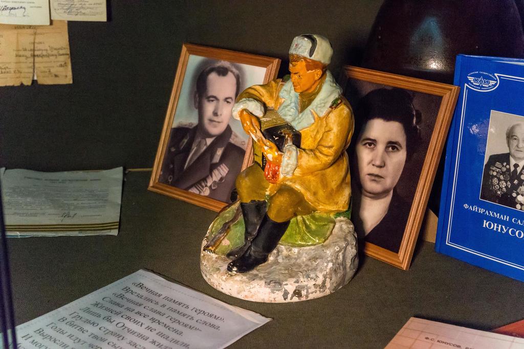 Фото №15930. Фрагмент экспозиции музея с материалами участников войны. 2014
