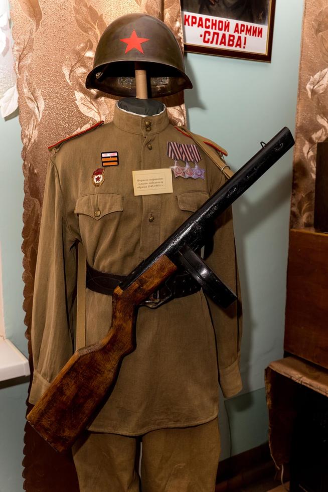 Фото №18263. Форма и снаряжение солдата – победителя образца 1943-1945 гг. Ткань, кожа, металл