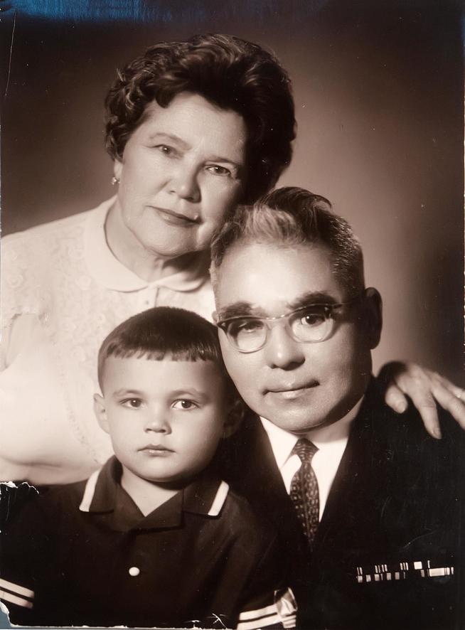 Фото №35263. Фото. Юсупов Б.А. с женой и внуком Рустамом. 17 февраля 1968 года