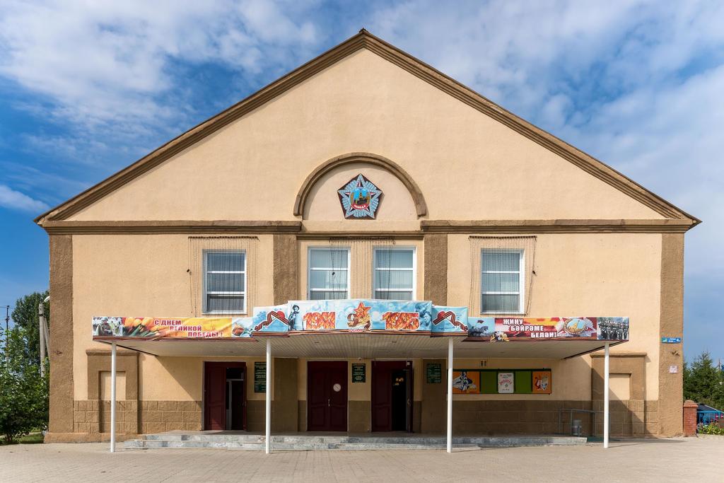 Фото №7775. Здание Рыбно-Слободского краеведческого музея и Дома культуры. 2014