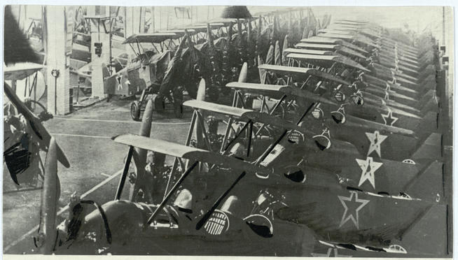 Фото. Самолеты ПО-2 – продукция завода №387. 1943::Национальный архив Республики Татарстан g2id92959
